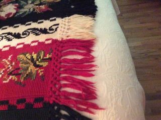 VINTAGE CROCHET CROSS STITCH FLORAL ROSE THROW LAP AFGHAN WITH FRINGE 61 x 41” 5