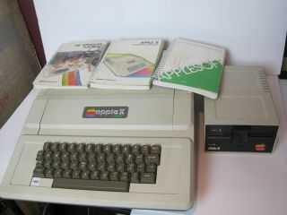 Vinatage Apple II Plus Computer System And 7
