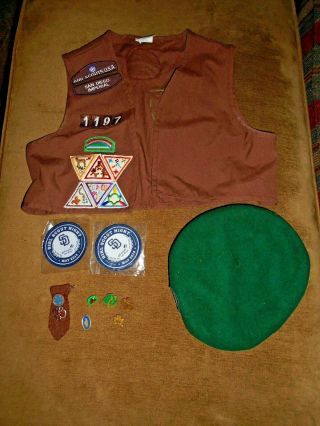 Vintage Girl Scout Pins Brownie Vest & Patches 90 