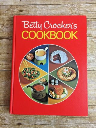 Betty Crockers Red Pie Cookbook 1972 Sears Christmas Holiday Hc Edition Vintage