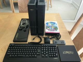 Sharp X68000 Xvi,  Keyboard/cover,  Mouse,  Disks,  Twinbee Game