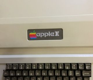 Apple II Computer SN A2S1 - 19457 Integer BASIC RPL Datanetics Keyboard 7908 Date 2