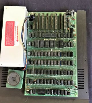 Apple II Computer SN A2S1 - 19457 Integer BASIC RPL Datanetics Keyboard 7908 Date 7