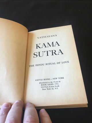 Vintage Kama Sutra by Vatsyayana 1963 Castle Books NYC - Pages Unturned UNREAD 4