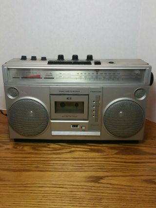 Montgomery Ward Gen 3995a Vintage Am/fm Radio,  Cassette,  8 - Track Boombox