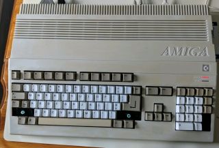 Amiga 500 Computer With Power Supply -