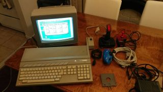 Atari 1040 St Computer & Sc1224 Monitor,  Loads Of Software,  Manuals & Joysticks