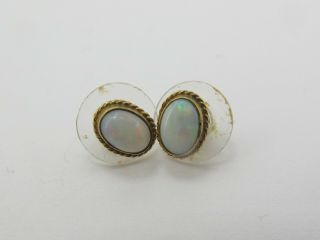 Vintage 9k 9ct 375 Gold & Opal Stud Earrings 4