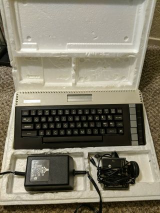 Atari 600XL Home Computer with Foam Packaging 3