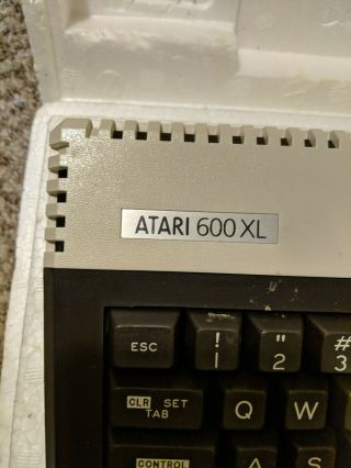 Atari 600XL Home Computer with Foam Packaging 4