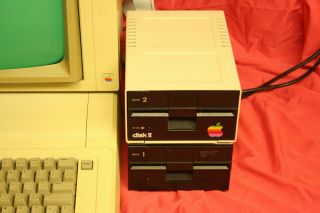 Apple IIE Computer A2S2064 W/ A2M2010 Monitor & A2M0003 Drive RAMWORKS III 3