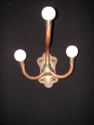 Vtg Victorian Style Brass Porcelain Knobs 3 Hook Coat Bath Robe Hat Rack Hanger