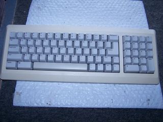 Macintosh Plus Platinum Keyboard M0110a Made In Japan And Fine