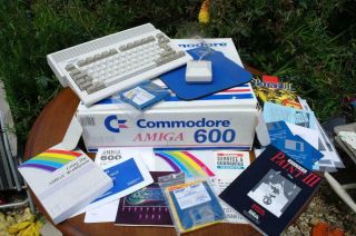 Commodore Amiga 600 Paint Deluxe 3 & Simpsons Pack Boxed Complete