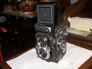 Yashica Mat 124 twin lens reflex medium format camera with case 7