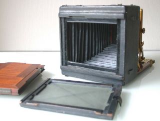 1/2 PLATE SANDERSON LEATHER COVERED MAHOGANY & BRASS H&Stand CAMERA c1910 10