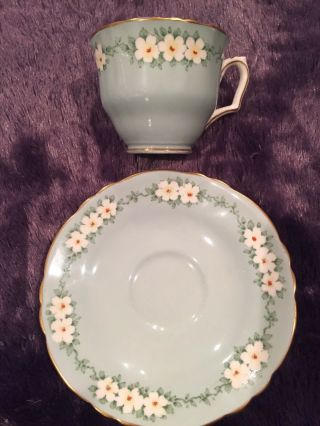 Vintage Crown Staffordshire Made in England Tea Cup and Saucer Set A14811 3