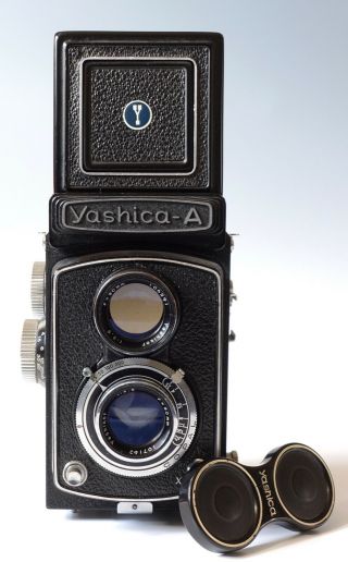 Yashica - A Tlr 120 Film Camera W/80mm F3.  5 Yashikor Lens