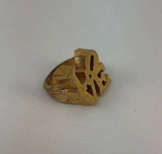 Vintage Mid - Century LOVE Sculpture RING Designer Robert Indiana Gold tone Metal 2