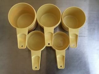 Vintage Tupperware Gold Measuring Cups 5 Pc