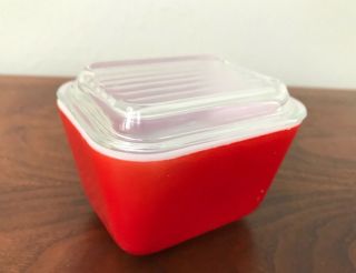 Vintage Red Pyrex Refrigerator Dish With Glass Lid 501b 1 1/2 Cup