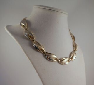 Vintage Signed Trifari Polished & Brushed Gold Tone Leaf Link Choker Necklace