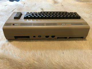 Commodore 64 Computer - C64,  P/S - MOS 6581 - BONUS REF GUIDE - NR 9