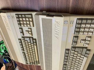 2 x Commodore Amiga 500, 2