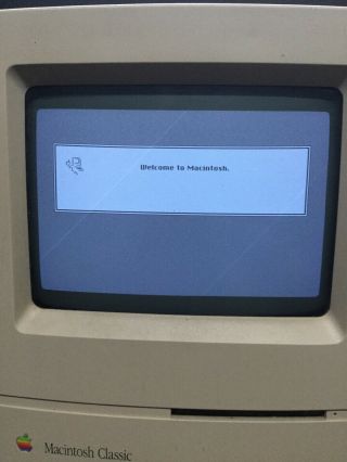Apple Macintosh Classic Computer M1420 - 4gRam 7