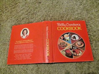 Vintage Betty Crocker ' s Cookbook 5 Ring Binder Red Pie Cover 1972? GREAT RECIPES 2