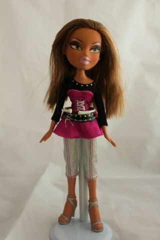 Bratz Doll Vtg Mga 2001 Brown Hair Sparkle Clothes And Shoes Beauty