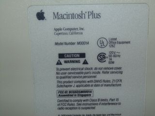 Vintage Apple Macintosh Plus 1MB Model M0001A powers up 8