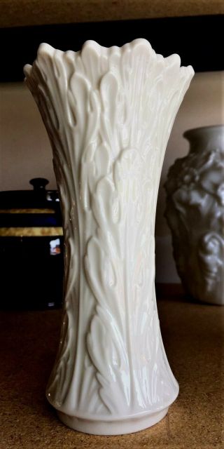 Vintage Lenox Woodland Bud/flower Vase,  Ivory/white In Color Sculpted Leaves 6 ",