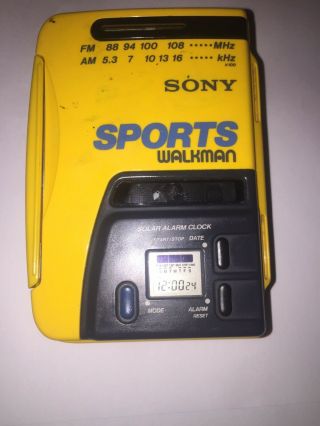 Vintage Sony Sports Walkman Wm - Af58 Am Fm Cassette Player