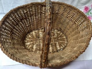 Vintage Oval Willow Wicker handmade Basket.  Basket weave woven handle. 3