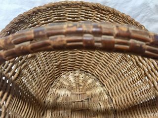 Vintage Oval Willow Wicker handmade Basket.  Basket weave woven handle. 4