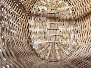 Vintage Oval Willow Wicker handmade Basket.  Basket weave woven handle. 6