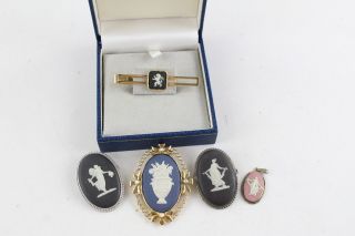 5 X Vintage Wedgwood Jewellery Inc.  925 Sterling Silver,  Boxed,  Brooches