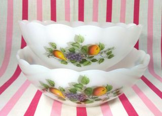 Charming Vintage Arcopal Milk White Scallop Edge Fruit Graphic Serve Set France