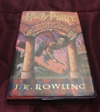 Harry Potter and the Sorcerer ' s Stone Hardcover,  1st American Edition,  Rowling 2