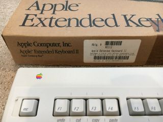 Apple Extended Keyboard II - M0312 - - Box,  Cables 3