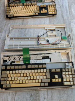 Commodore Amiga 1200 Computer - For Repair Or Parts Please Read