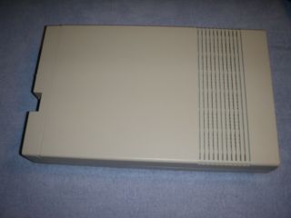 Commodore 1571 disk drive in very good with games 6