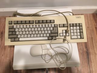 Commodore Amiga 4000 computer,  Reccaped,  040.  64 MB RAM,  Keyboard 2