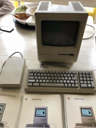 Apple Mcintosh Plus M0001A Computer And Accessories 6