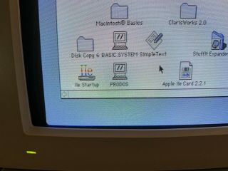 Macintosh LC III With Apple IIe Card 36mb Ram 80mb hdd AppleCD 300 Plus KB Mous 5