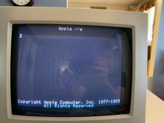 Macintosh LC III With Apple IIe Card 36mb Ram 80mb hdd AppleCD 300 Plus KB Mous 6