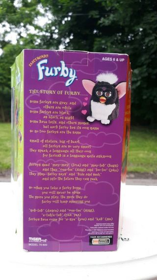 Vintage 1998 Electronic Furby Toy 70 - 800 black and white Tiger Electronics Box 4