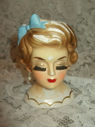 Vintage Lady Head Vase/planter Napco Pearl Earrings Bow/hair Eyelet Dress 4 3/4 "