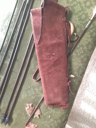 Vintage YOUTH ARCHERY 6 Plus Arrows In all LEATHER QUIVER 8
